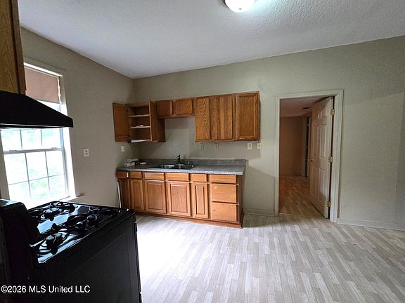 5th image of 507 W Magnolia St