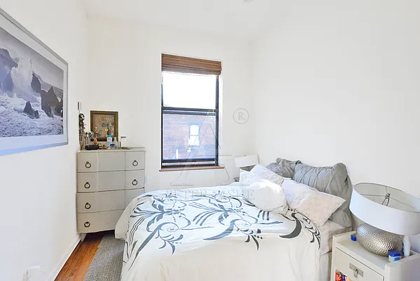 Rented by Peter Ashe | media 42