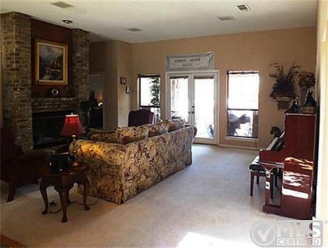 3rd image of 1138 Chimneyrock Trl