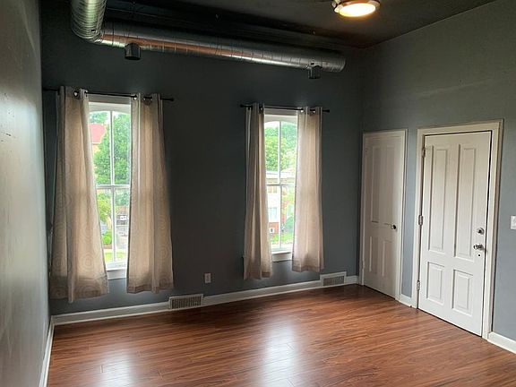 4th image of 108 Regan St #3-4