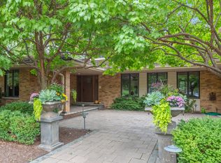 14 Kingsbury Ct, Oak Brook, IL