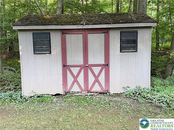 3rd image of 21 Rocky Ln