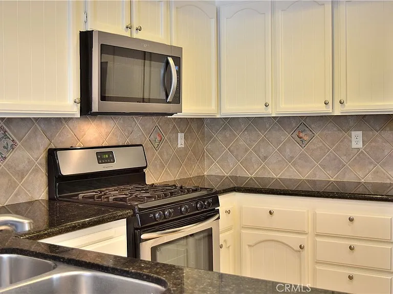 16 Creekwood — Photo 6