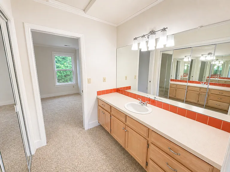 243 S Palatine Hill Rd — Photo 14