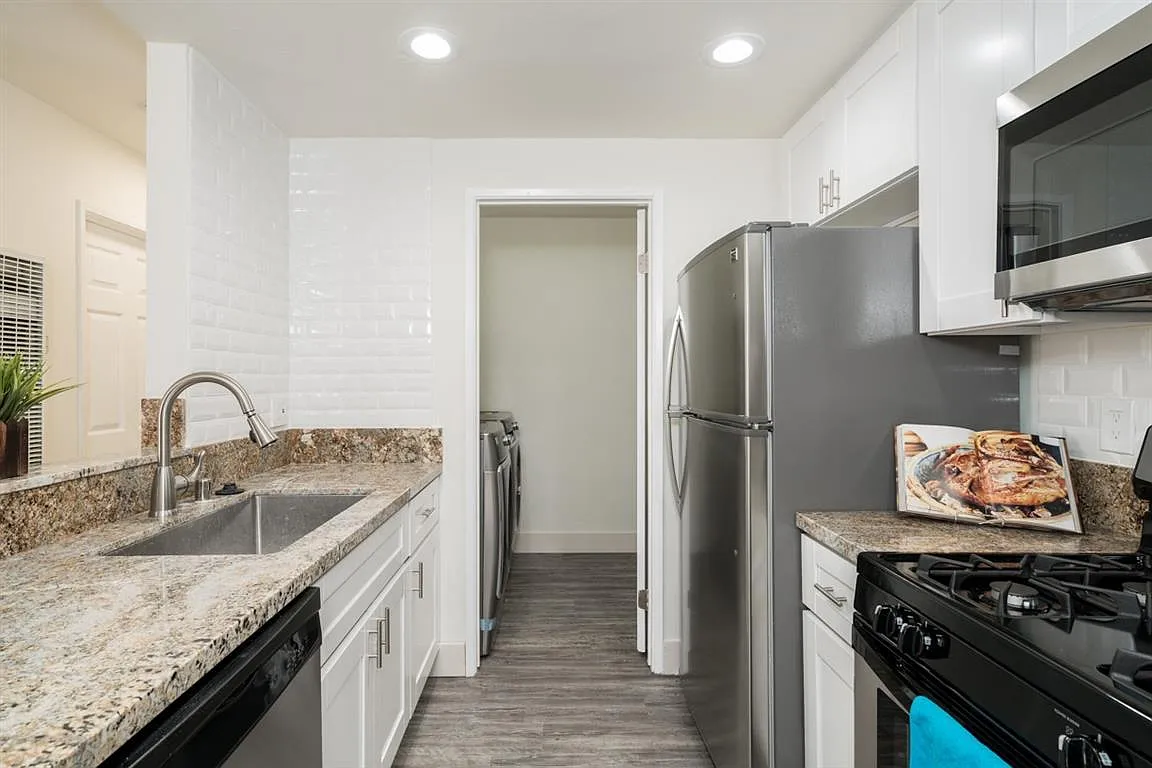 552 Canyon Dr — Photo 3