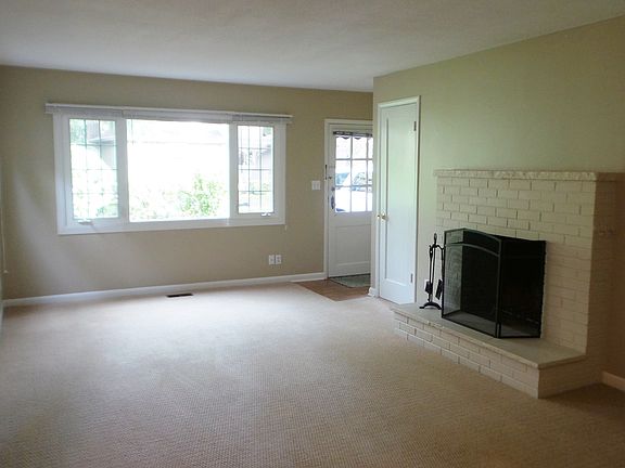 Living Room w/Fireplace