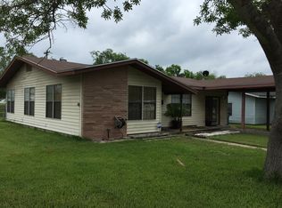 1816 Lucy Ln, Beeville, TX 78102