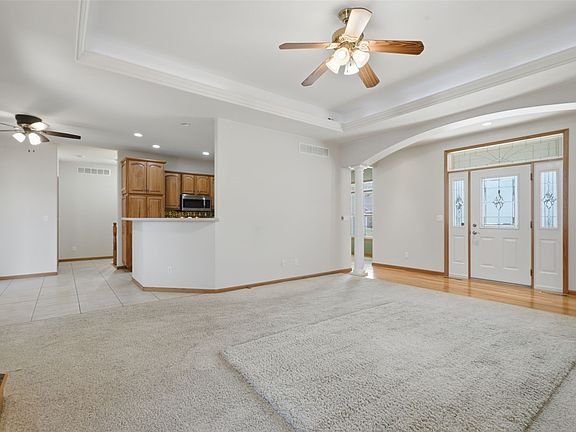 4th image of 2865 Winchester Dr