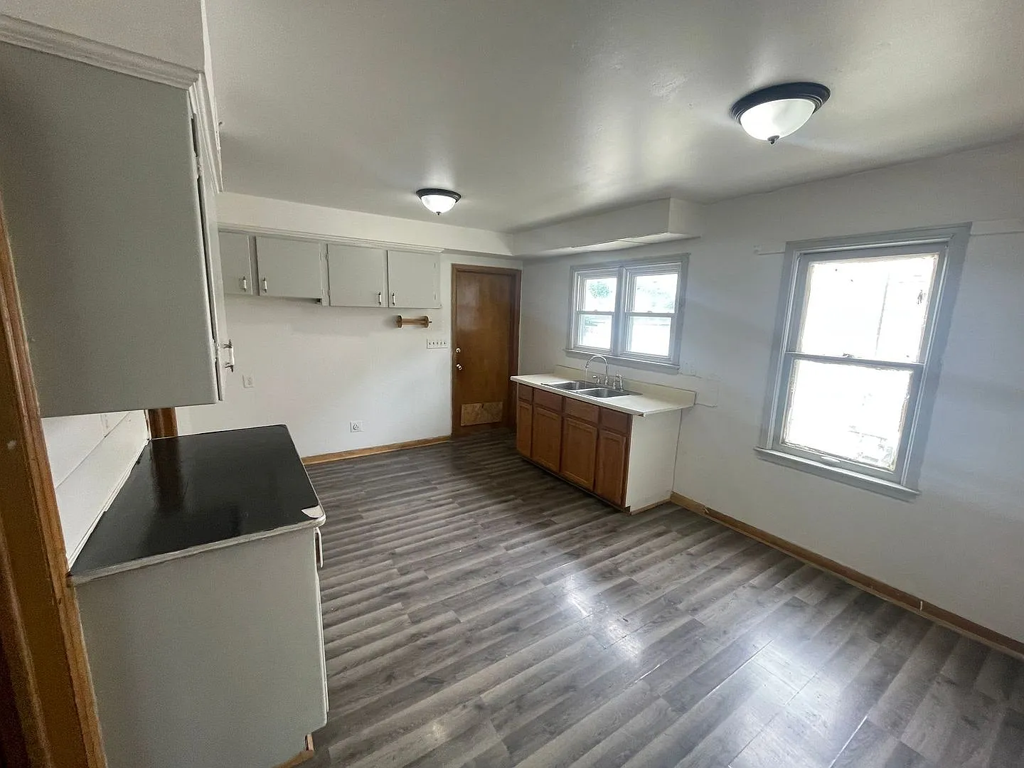 2037-2039 S 70th St. (Duplex) — Photo 4