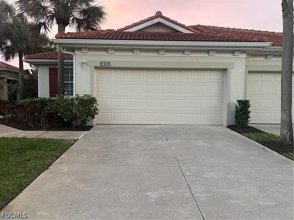 2 bed, 2.0 bath, 1227 sqft, $5,500 — Photo 1