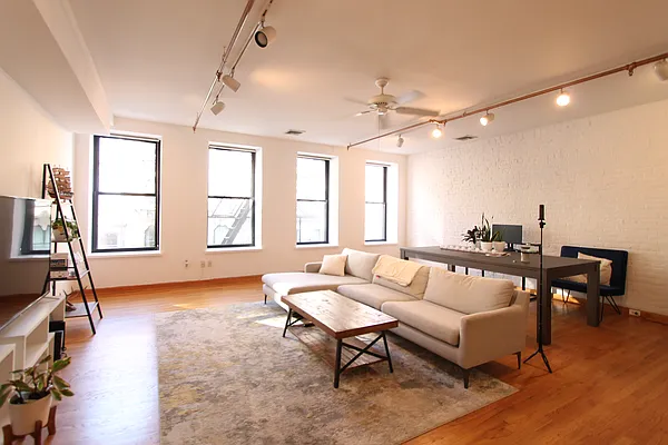 Rented by True Lofts New York LLC | media 9