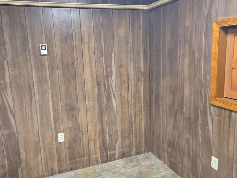 203 Lincoln Way E — Photo 15