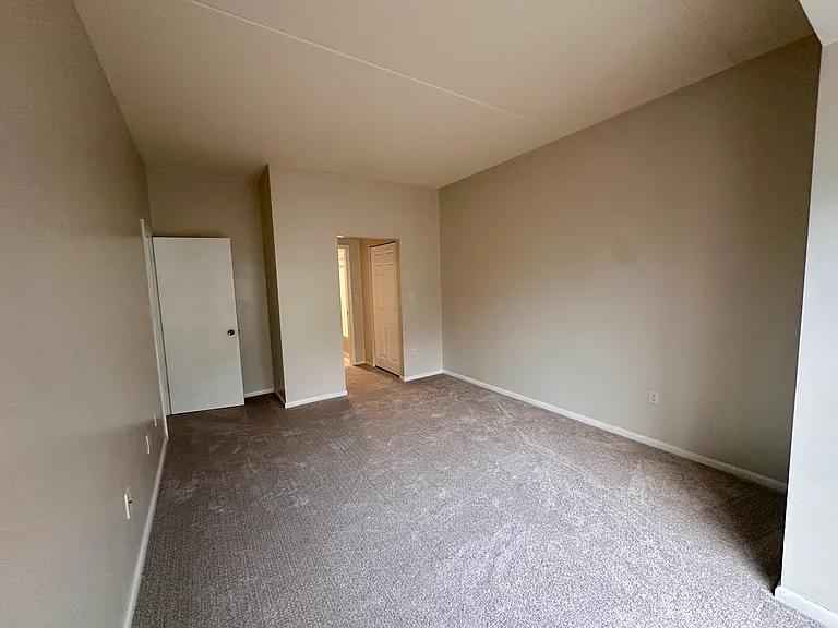 1071 Lancaster Blvd #12 — Photo 11