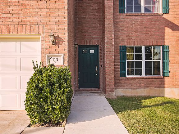 3rd image of 113 Crestway