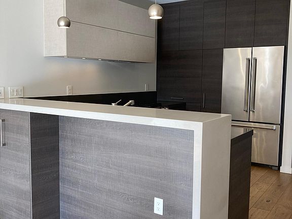 4th image of 820 Ocean Ave #201