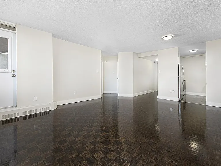 5600 Sheppard Ave E — Photo 9