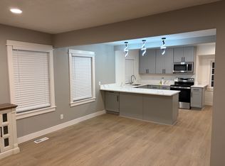 3025 SE Sherrett St, Portland, OR 97222