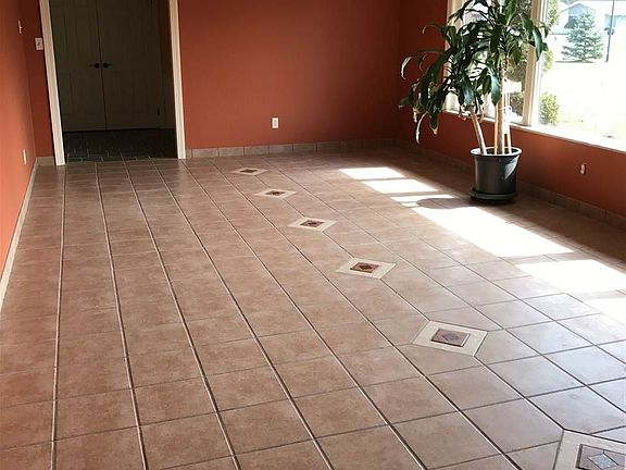 3rd image of 8829 Maravilla Dr
