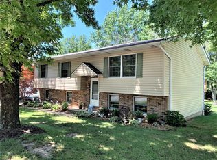 319 Richard Dr, Washington, MO 63090