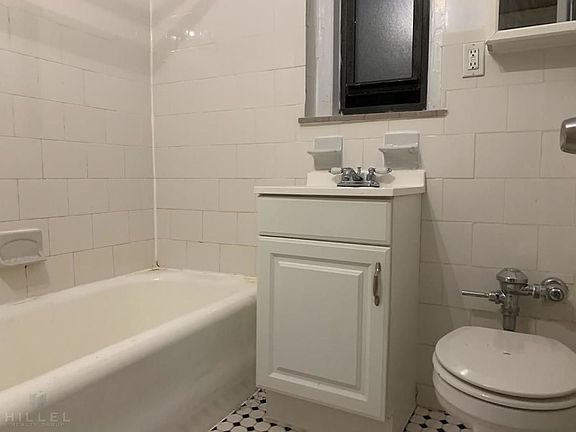 3rd image of 2907 31st Ave #C5