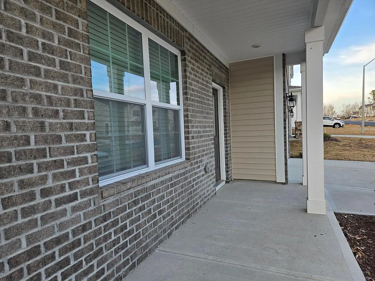 Building Photo - 1134 Saddlebrook Dr