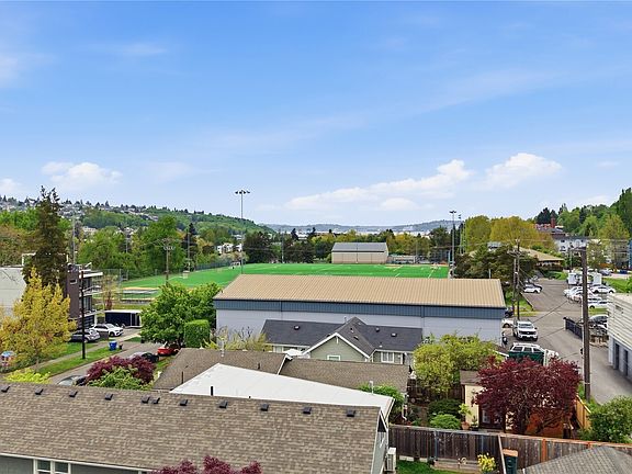 4th image of 4724 25th Ave SW