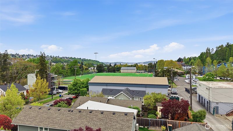 4th image of 4724 25th Ave SW