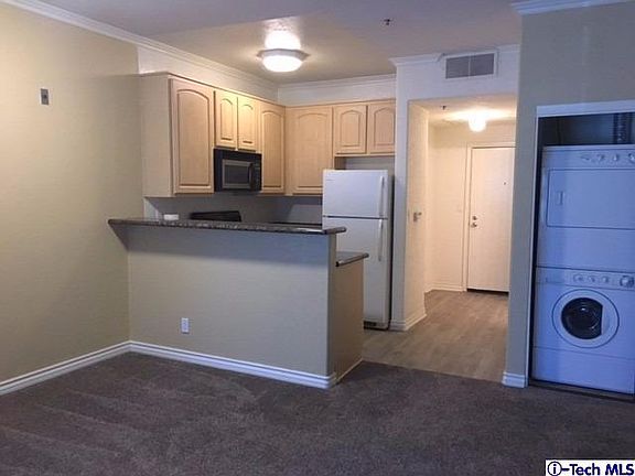 5th image of 300 N El Molino Ave Unit 213