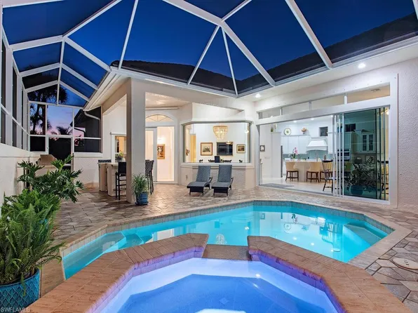 2844 Coco Lakes DR, NAPLES, FL 34105