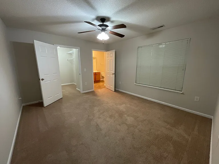 Meridian Park Apartments — Photo 215