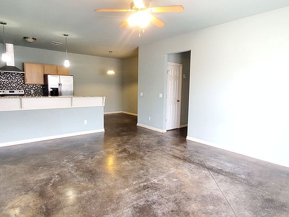 3rd image of 11141 NW 5th Ter