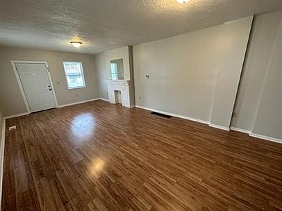 3rd image of 1151 Walters St