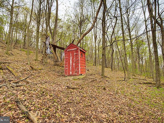 17th image of 149 Cabin Ln