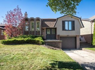 45 Amberwood St, Hamilton, ON L8J 1J1