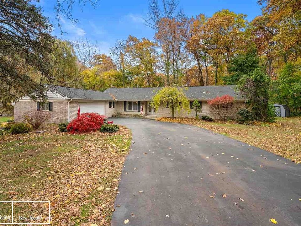 1st image of 2574 Oakdale Dr