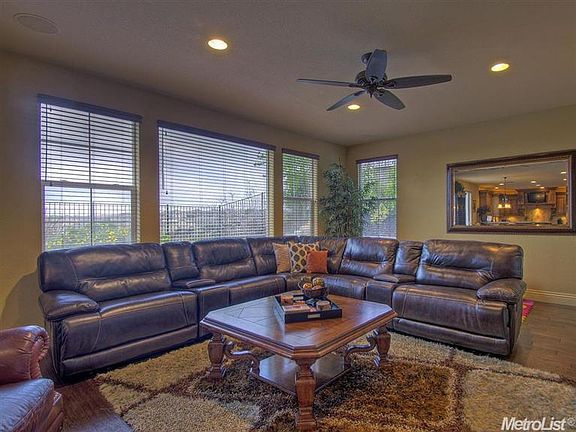 4th image of 8098 Damico Dr