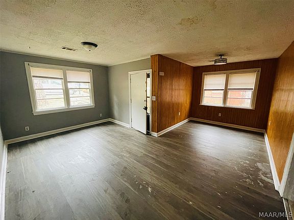 5th image of 2000 Cherry St