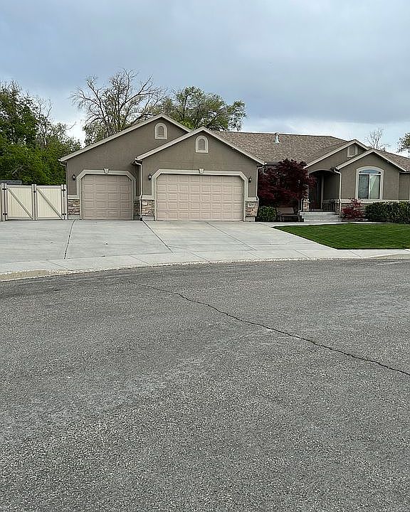 1st image of 3439 S Silverwood Cir