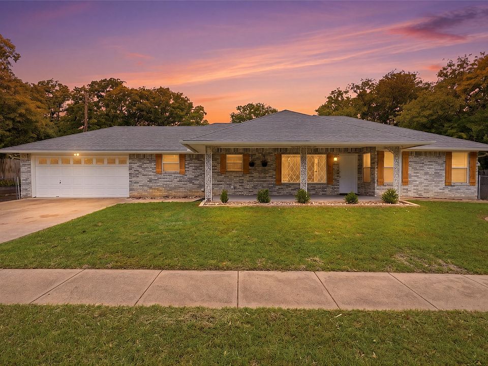 1st image of 217 Spruce Cir