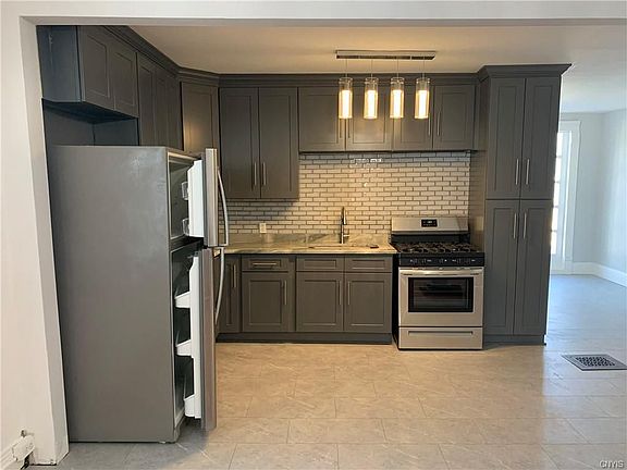 5th image of 906 N Alvord St #3