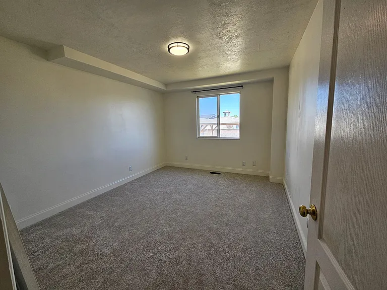 4698 Colander Dr — Photo 33