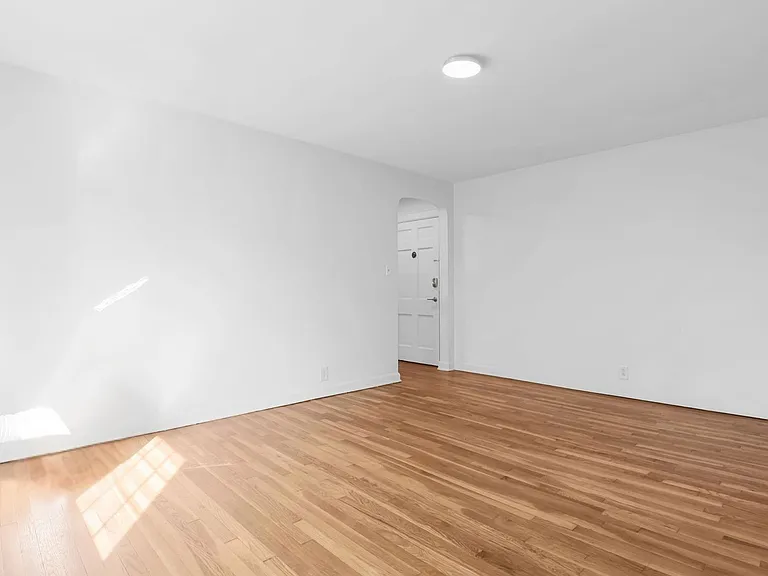 451 E Town St #106 — Photo 8