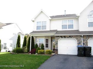 29 Maywood Run, Tinton Falls, NJ 07753