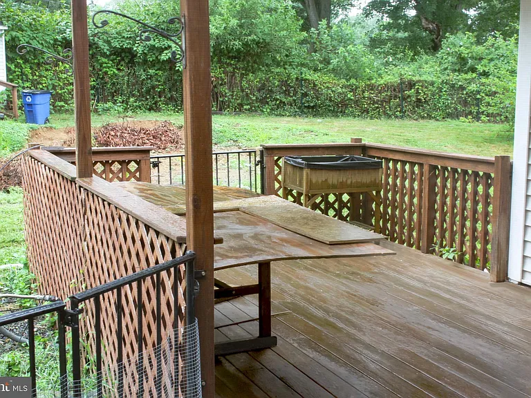 105 Robin Hood Ln — Photo 12