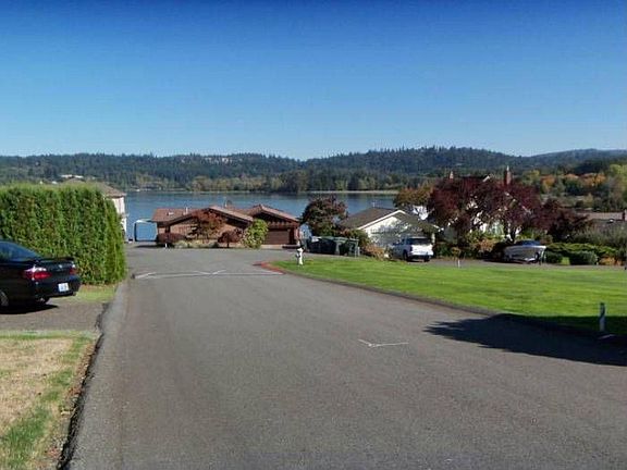 4th image of 19514 SE 51st St