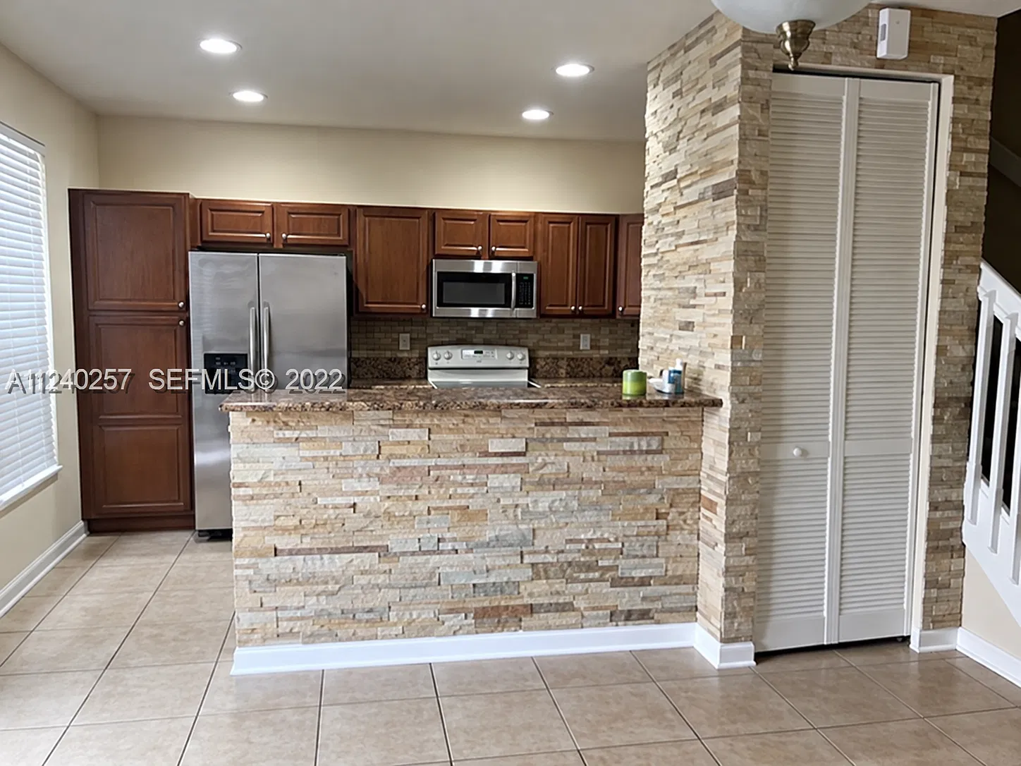4 bed, 2312 sqft, $3,200 — Photo 1