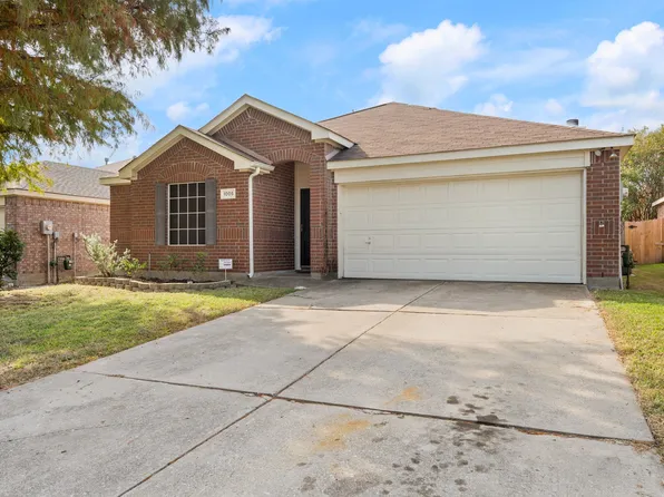 1005 Sussex Dr, Forney, TX 75126