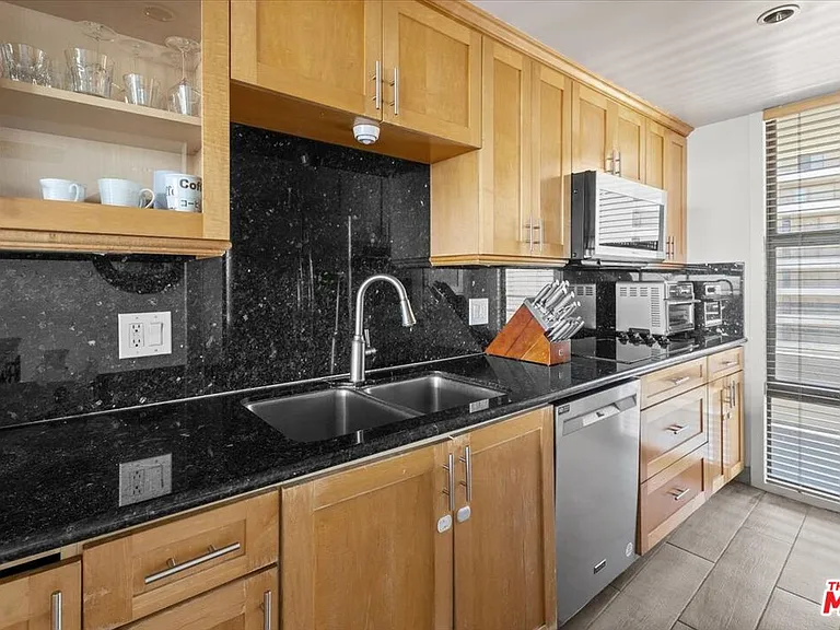 4316 Marina City Dr #927 — Photo 4