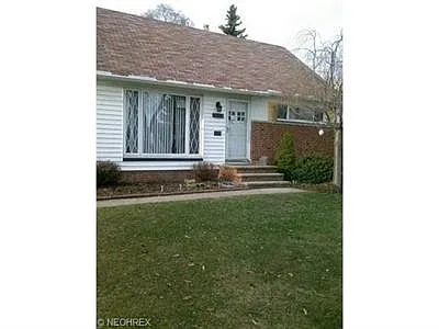 15713 Walvern Blvd photo 1