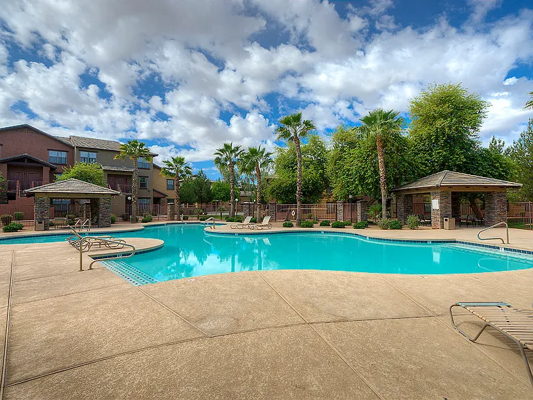San Clemente Apartments — Photo 6